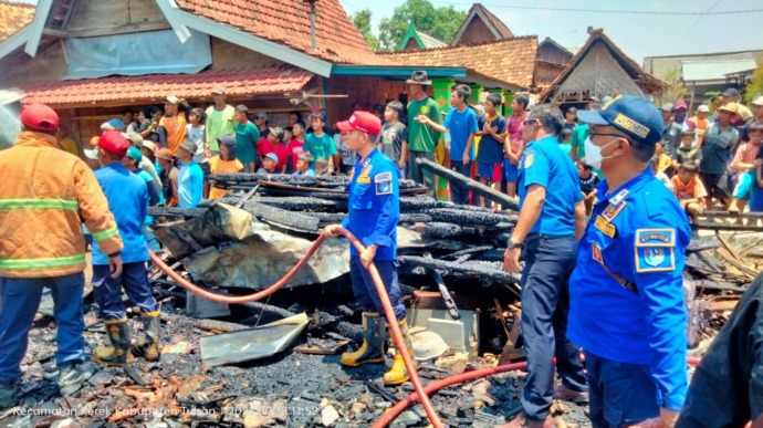 kebakaran di kerek tuban